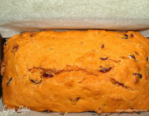 Достать готовый кекс. Дать полностью остыть.