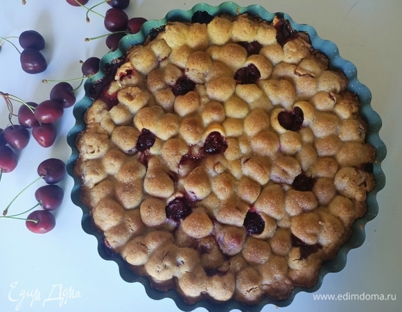 Выпекать в предварительно разогретой духовке при температуре 180°C в течение 45–50 минут.