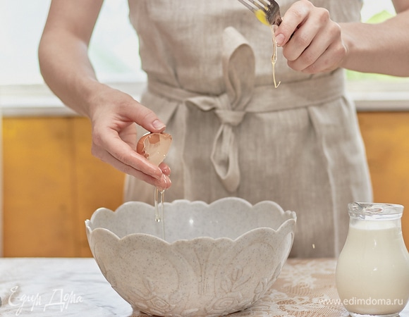 Молоко и яйца берите в пропорции 1:1 по весу. У меня 4 яйца категории С1 по 55 г каждое.