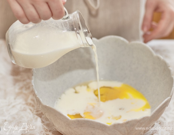 Молока получилось 220 г. Чем жирнее, тем вкуснее. У нас можно купить и 6%.