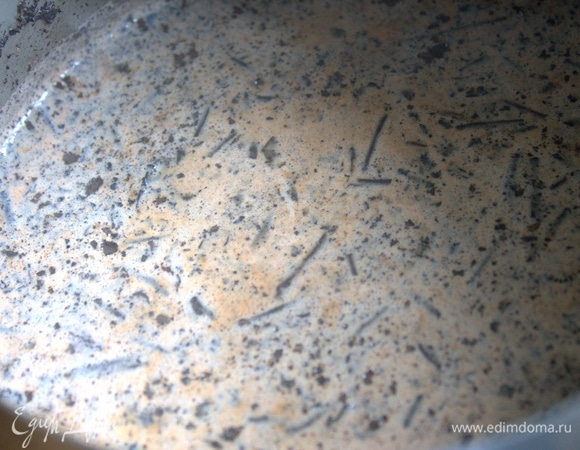 Нагреть на плите и томить до легких булек.