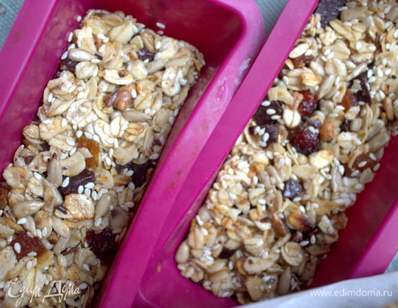 В этих формах получаются батончики идеальной формы и хорошо выскакивают.