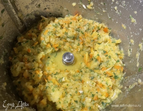 Измельчите на средней скорости.