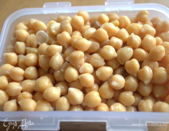 Оставшийся нут пересыпать в коробку с крышкой и хранить в холодильнике несколько дней. Можно заморозить.