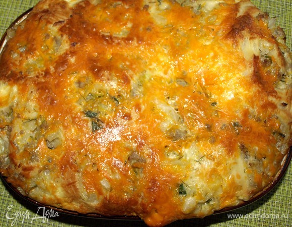 Достать готовый пирог. Дать ему отдохнуть 10 минут.