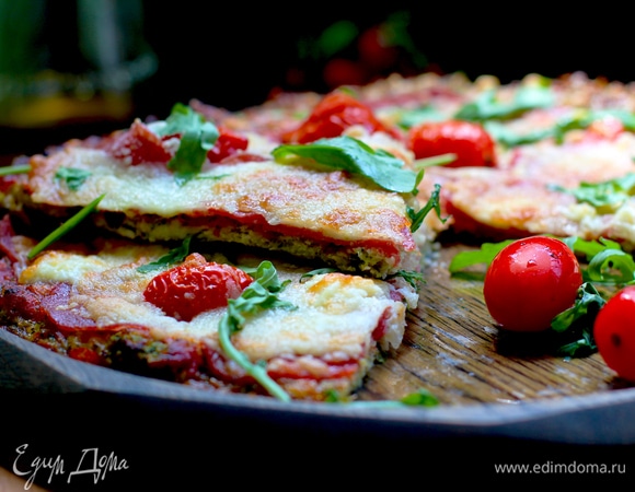 Основа получается тонкой. Но до хруста ее зажарить невозможно, она мягкая.