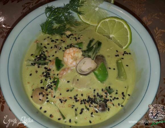 Подавайте с кусочками лайма, украсив кунжутными семечками.