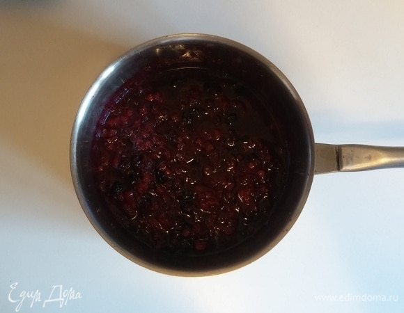 Снять сотейник с огня и охладить до комнатной температуры. Соус готов.