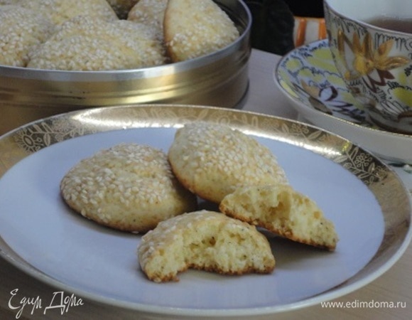 Завариваем чай и зовем всех к столу.