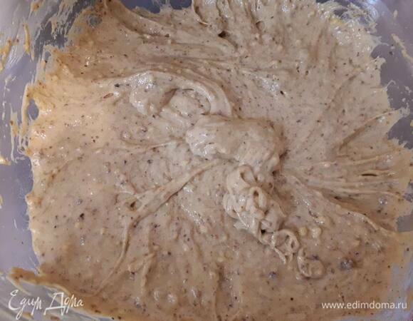 Добавьте крем патисьер и соль и взбейте до однородного состояния.