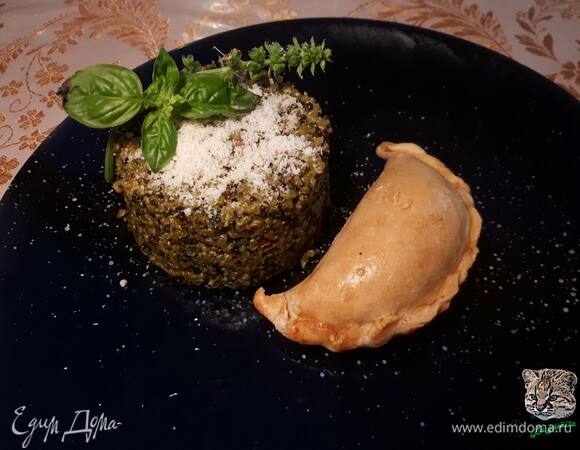 При подаче по желанию можно посыпать тертым пармезаном.