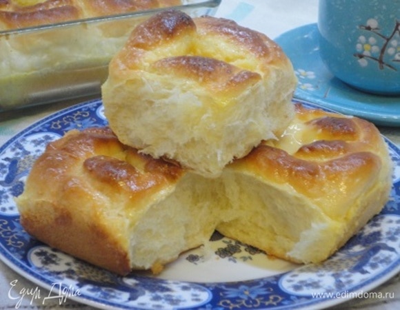 Полностью остудите и осторожно разделите, булочки такие воздушные!