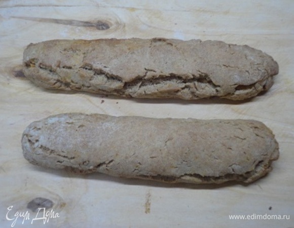 Поставила в духовку на 25 минут выпекаться при 180°C. И, о чудо! Тесто поднялось, но ни капельки начинки не вытекло!