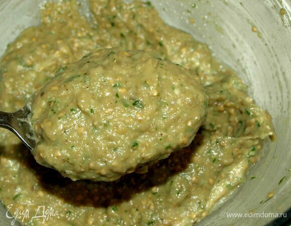 Измельчить погружным блендером. Можно есть сразу или отправить на несколько часов в холодильник. Блюдо готово, можно подавать!