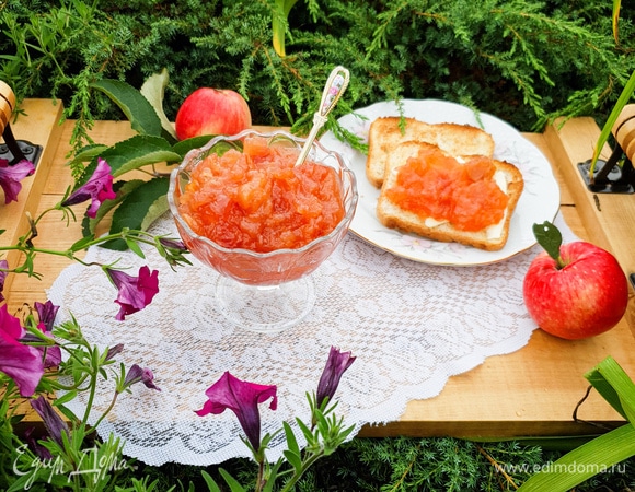 Теперь в любое время года вы можете достать баночку вкуснейшего ароматного джема и побаловать себя и своих близких. Приятного аппетита!