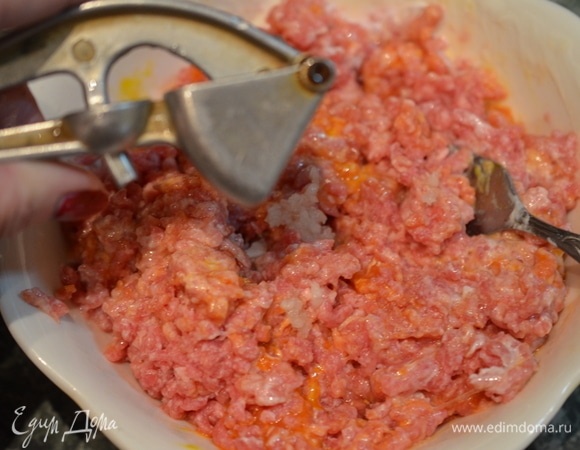 Можно добавить чеснок (свежий или сушеный).