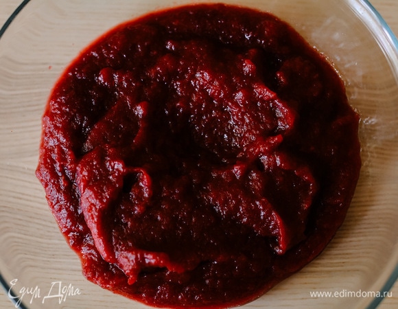 Готовые фрукты перетереть через сито.