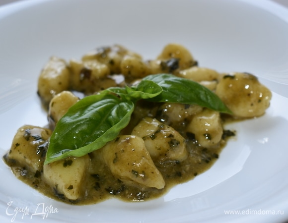 Ваши картофельные ньокки c генуэзским песто готовы! Buon appetito!