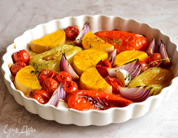 Запекаем овощи при температуре 200°C до мягкости, примерно 30 минут.