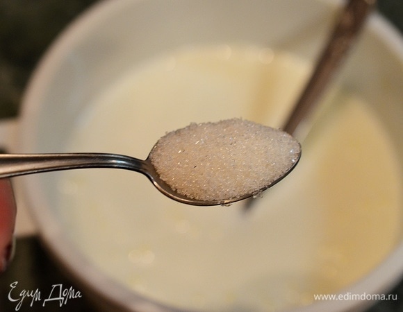 Затем — сахар, соль.