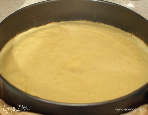 Через 10–15 минут достать форму с тестом из духовки.