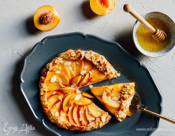 Выпекать при 180°C до золотистого цвета, примерно 40 минут. Приятного аппетита!