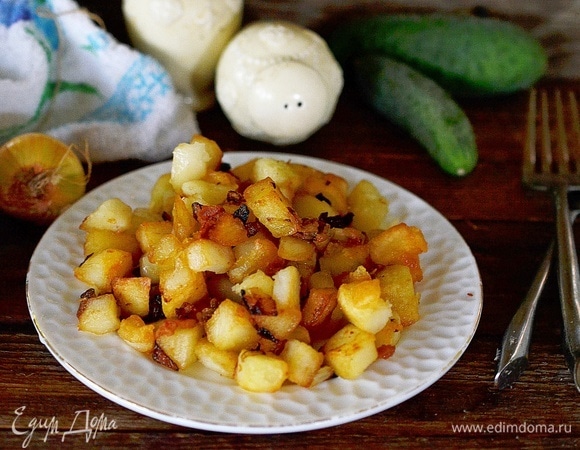 Все перемешайте и подавайте к столу. Можно посолить, но на мой вкус бекон и так достаточно соленый.