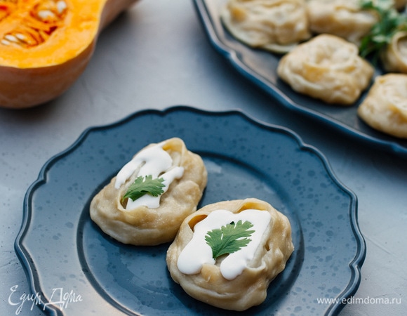 Готовить на пару 45 минут. Подавать со сметаной. Приятного аппетита!