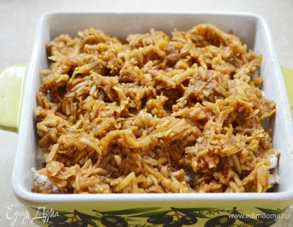 И опять — слой яблок.