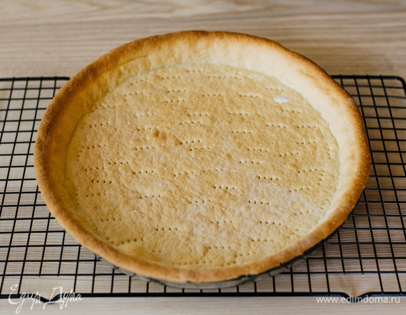 Выпекать при температуре 180°C до золотистого цвета. Остудить.
