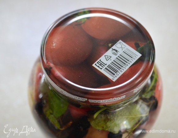 Накройте крышкой и дайте настояться минут 10.