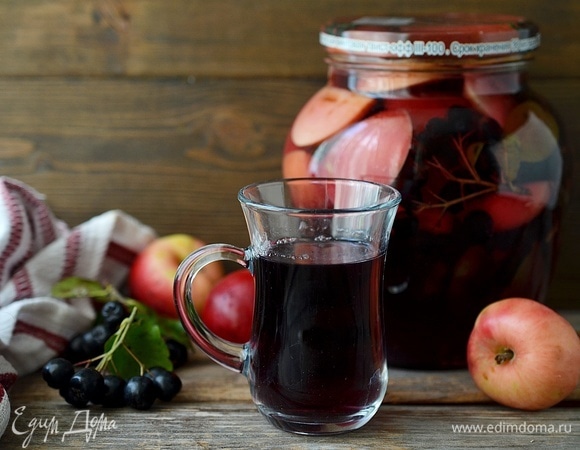 Компот очень вкусный и красивый.