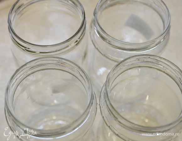 Банки простерилизуйте.