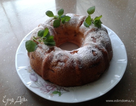 Вынуть из духовки и по желанию посыпать сахарной пудрой.