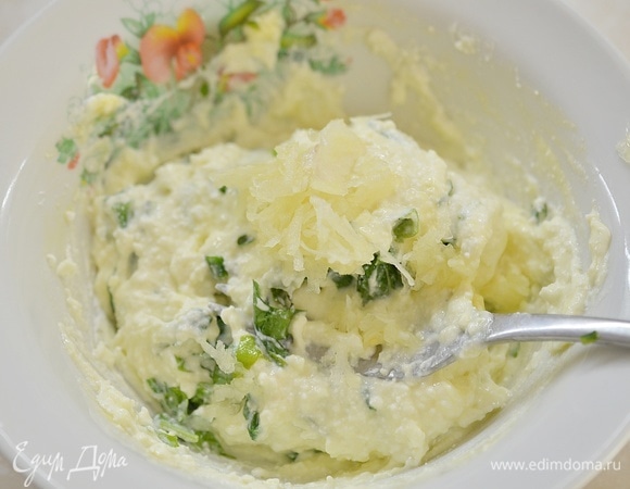 Теперь — измельченный чеснок.