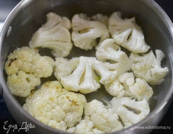 Отварите в кипящей подсоленной воде 3 минуты.