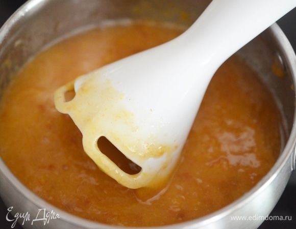 Измельчите с помощью блендера до однородного состояния.