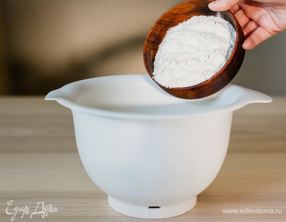 Добавить муку.