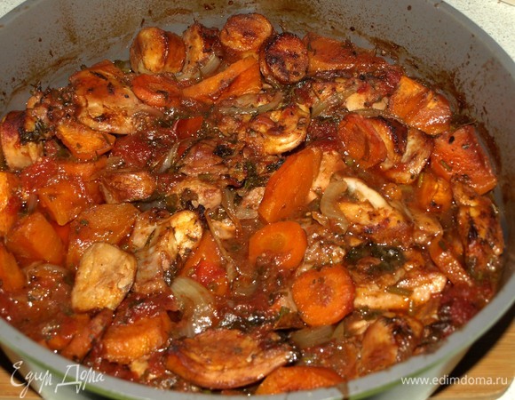 Достаем готовое блюдо, удаляем лавровый лист. Даем отдохнуть 10 минут. Можно подавать!