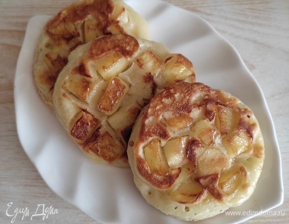 Готовые оладьи подавать горячими. Приятного аппетита!