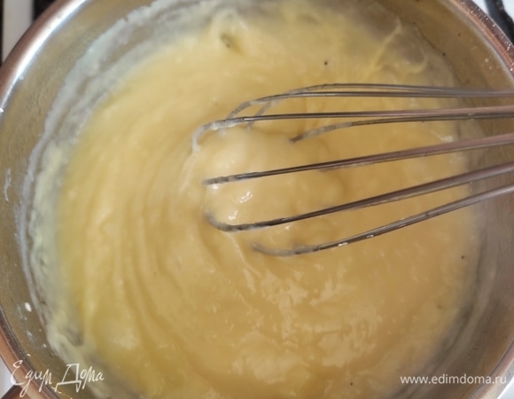 Варим, постоянно помешивая, до загустения.