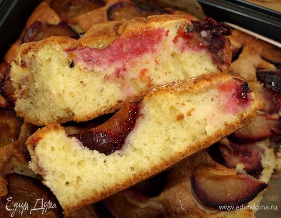 Даем пирогу остыть. Можно подавать!