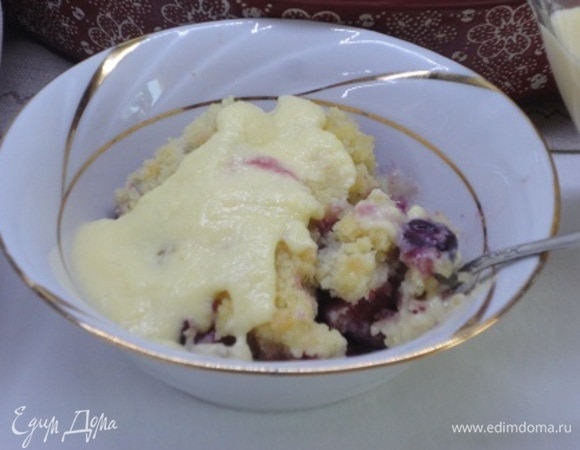 Подавать можно с заварным сливочным кремом.