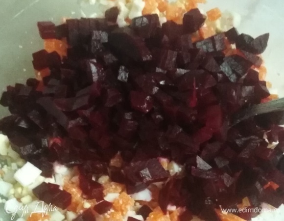 Добавляем нарезанную свеклу.