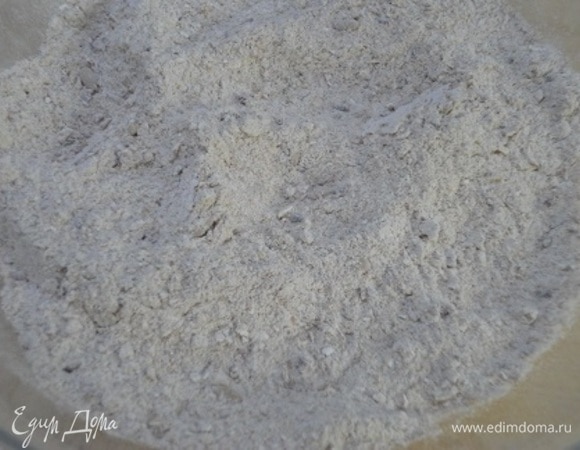 Смешать все сухие ингредиенты.