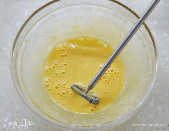 Взбейте добела.