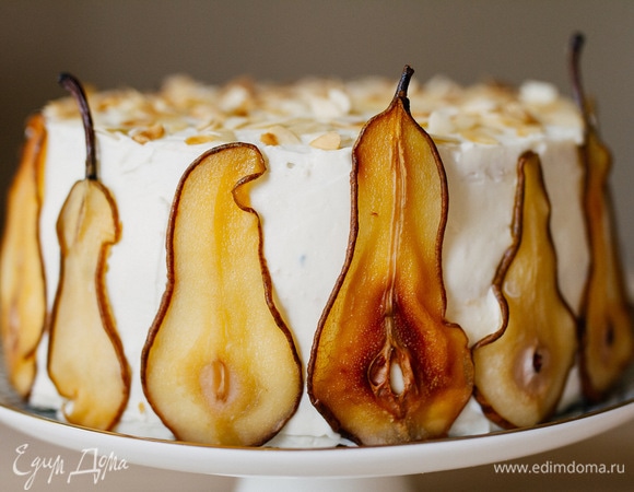 Украсить по желанию, можно орехами или слайсами груши.