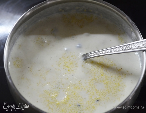 Варите на небольшом огне около 5 минут.