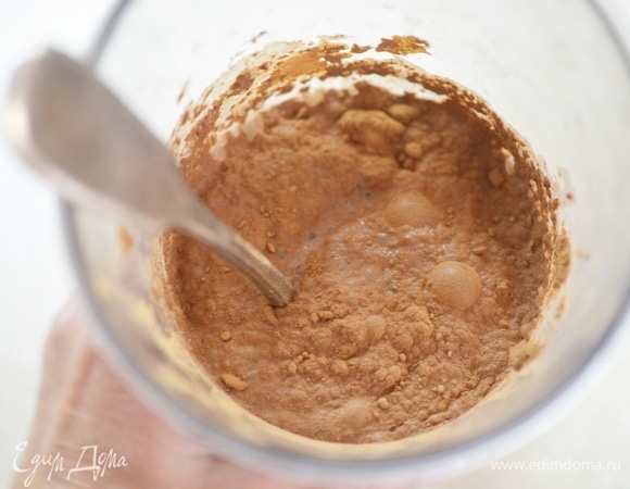 Перемешайте и поставьте в холодильник на ночь. Минимум — 6 часов.