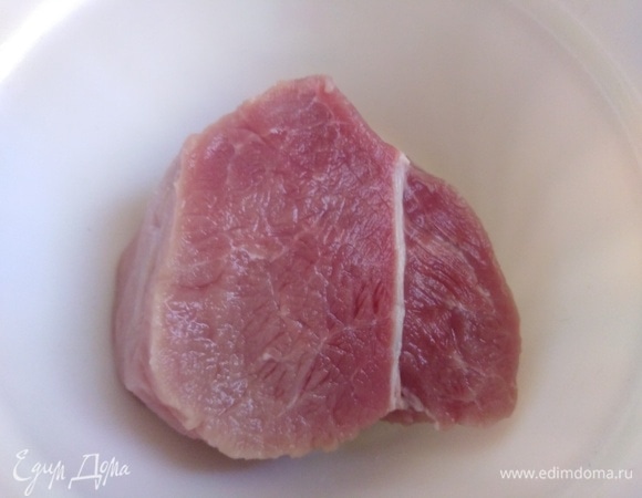 Кусок мяса промыть.